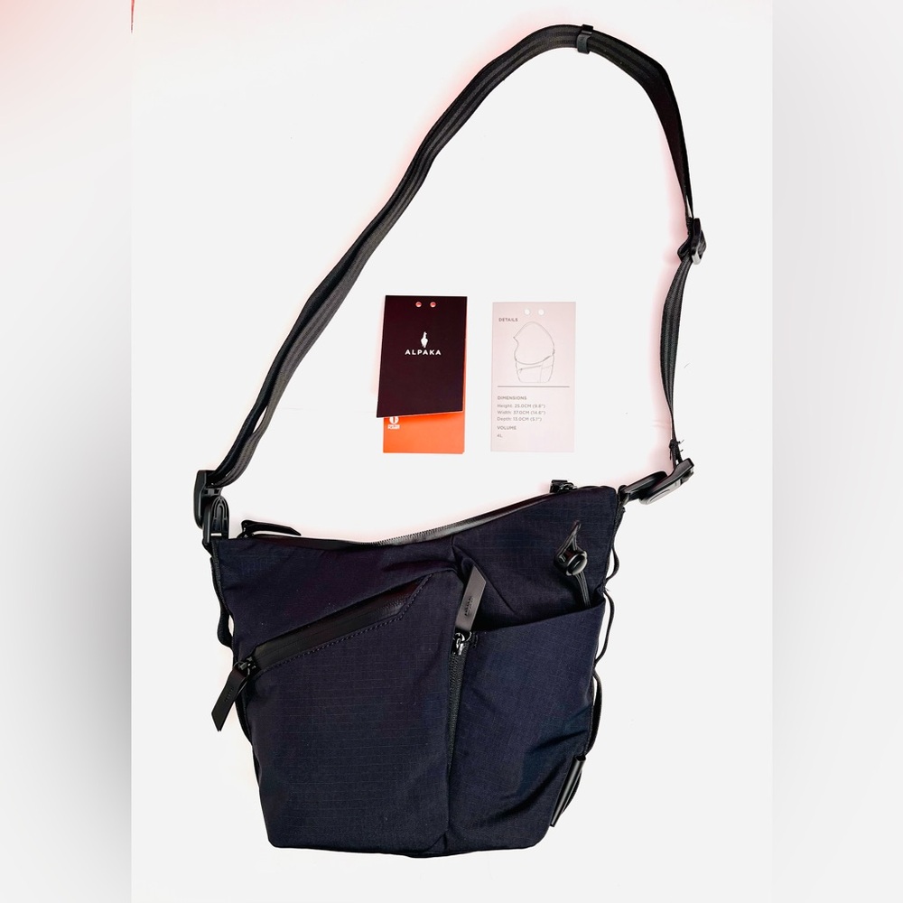 Alpaka Flow Satchel black Axoflux Crossbody Bag